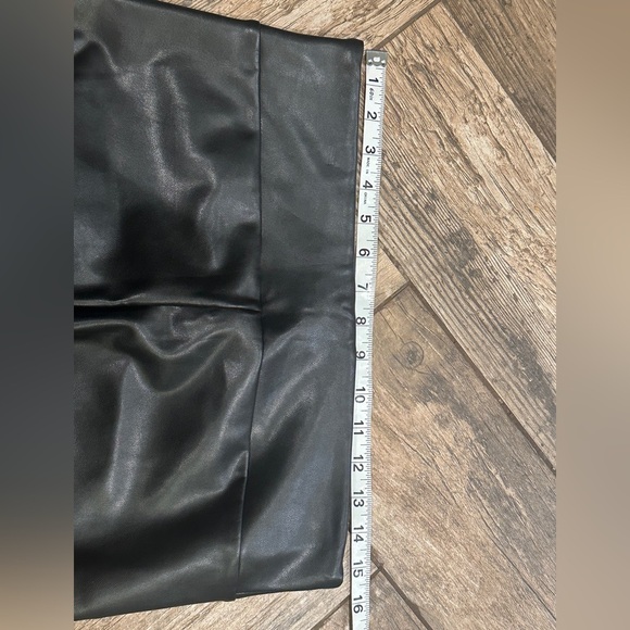 Abercrombie and Fitch Faux Leather black Leggings large - Picture 6 of 6